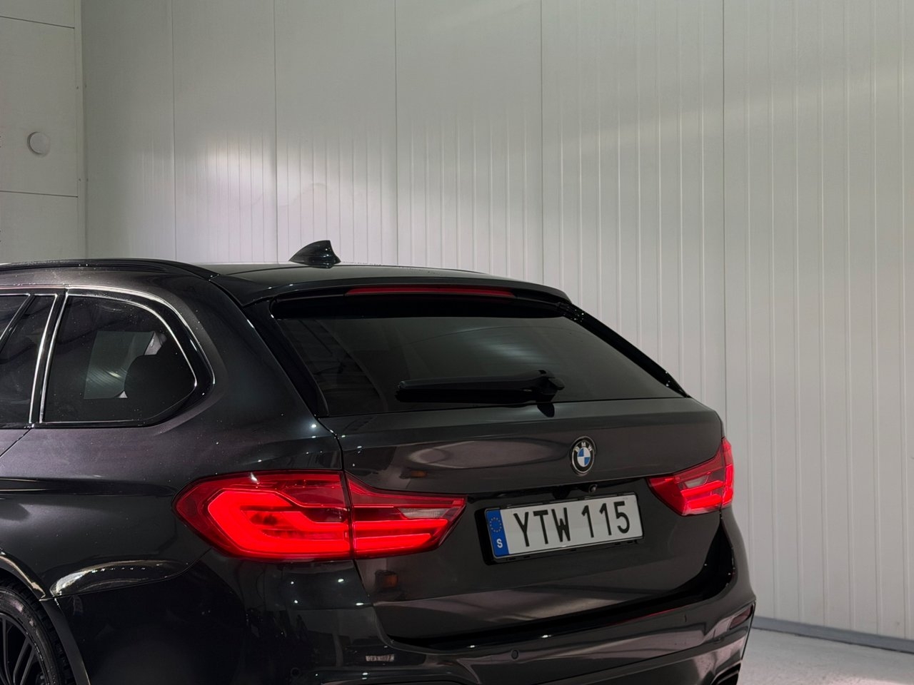 BMW 520d M Sport 2018, photo 2/10
