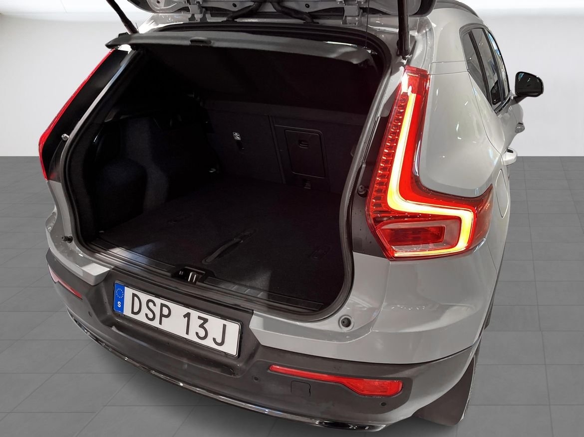 Volvo XC40 B3 Plus Dark 2025, bild 7/10
