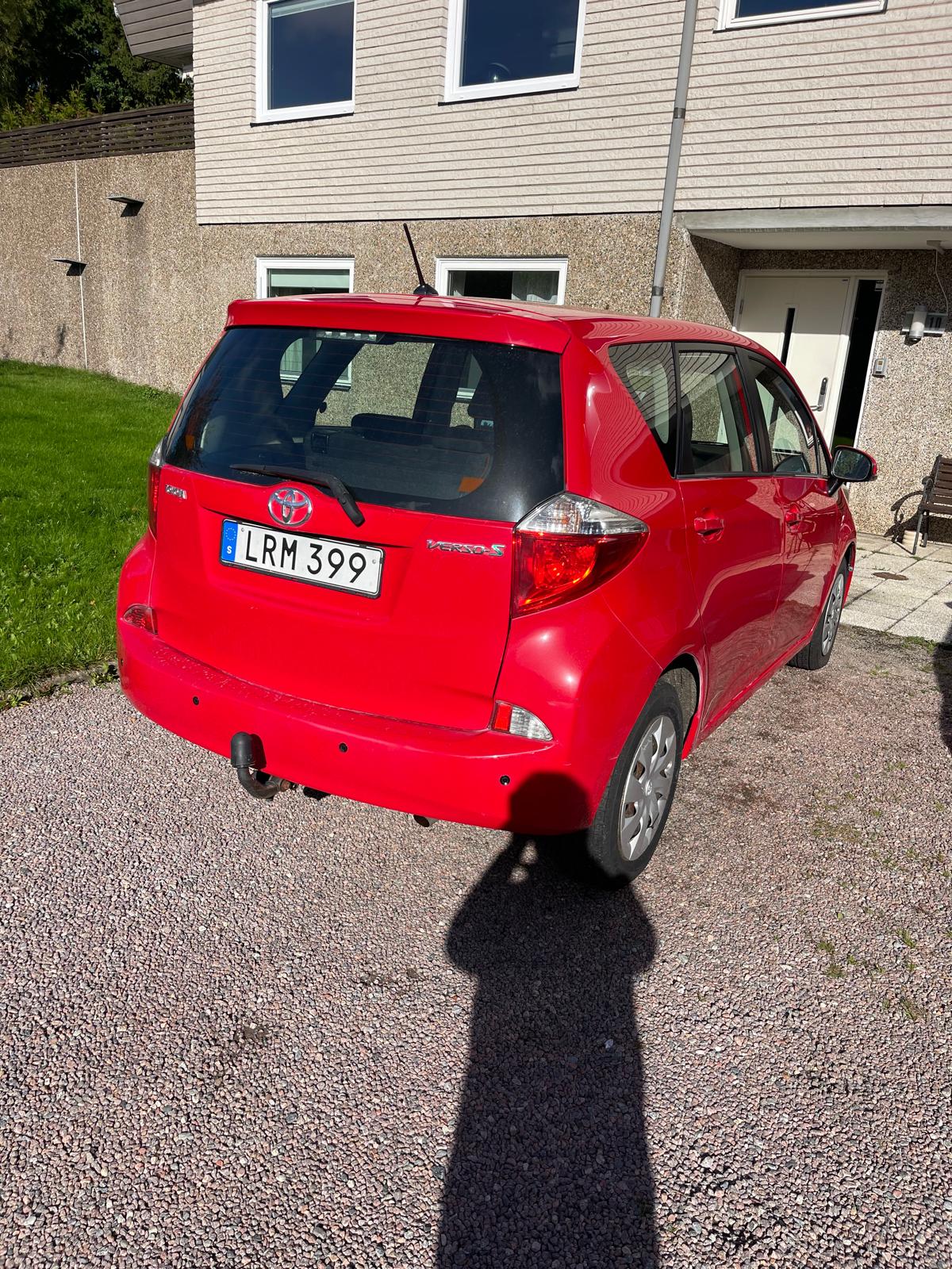 Toyota Verso-S 1.33 2011, bild 2/4