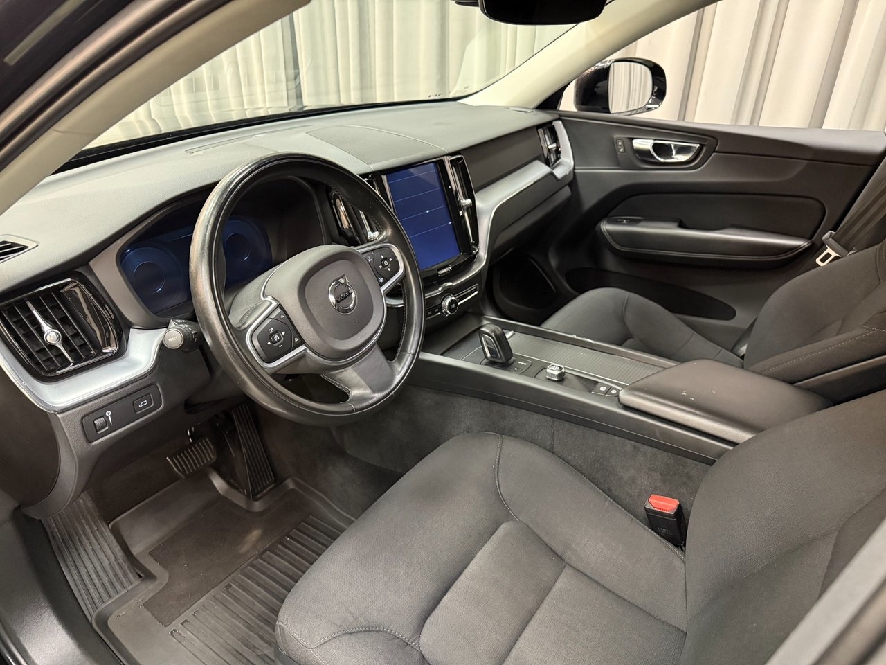 Volvo XC60 B4 Diesel Momentum 2020, kuva 4/10