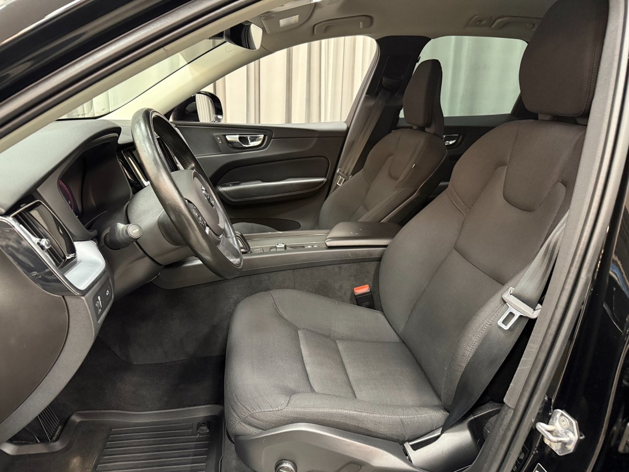 Volvo XC60 B4 Diesel Momentum 2020, kuva 5/10