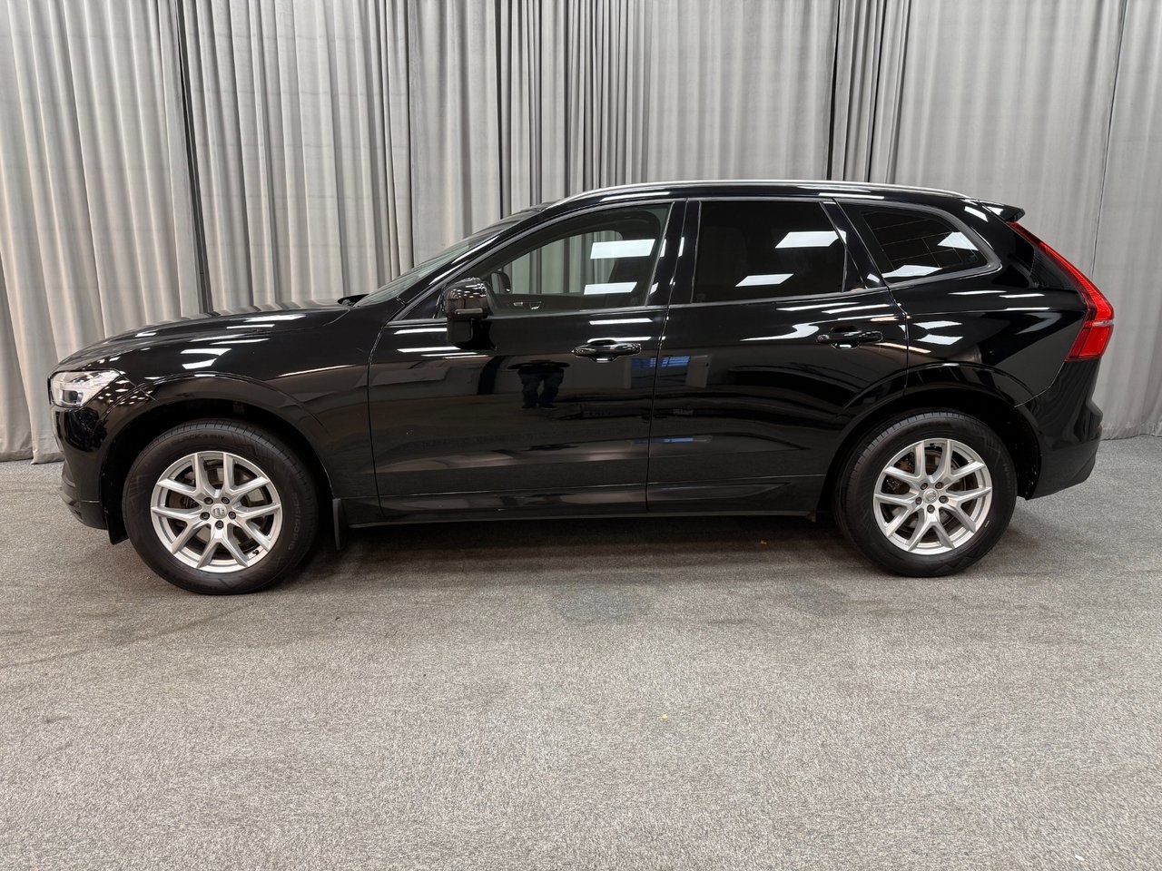 Volvo XC60 B4 Diesel Momentum 2020, kuva 2/10