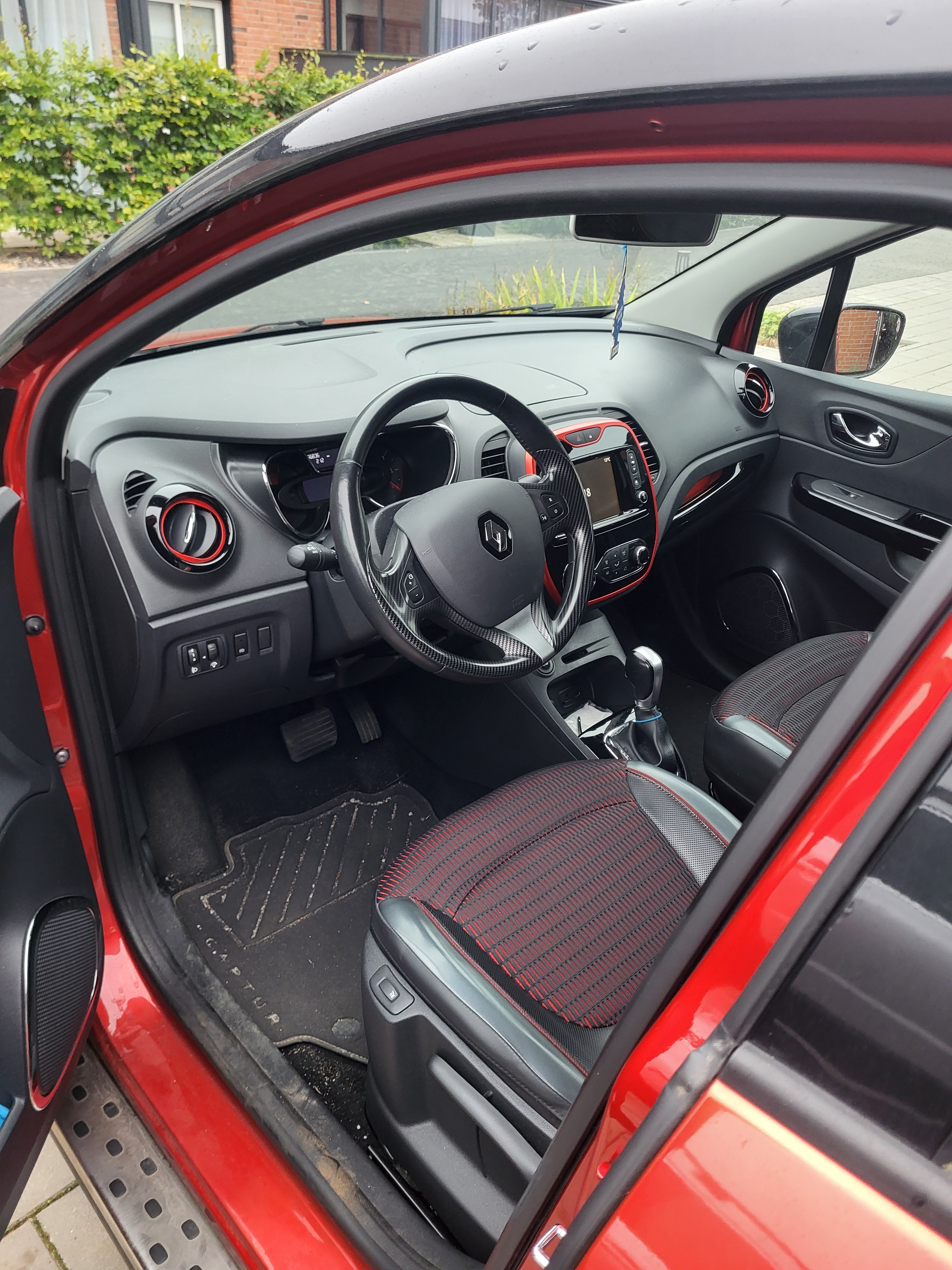 Renault Captur 1.2 TCe EDC 2016, bild 3/4