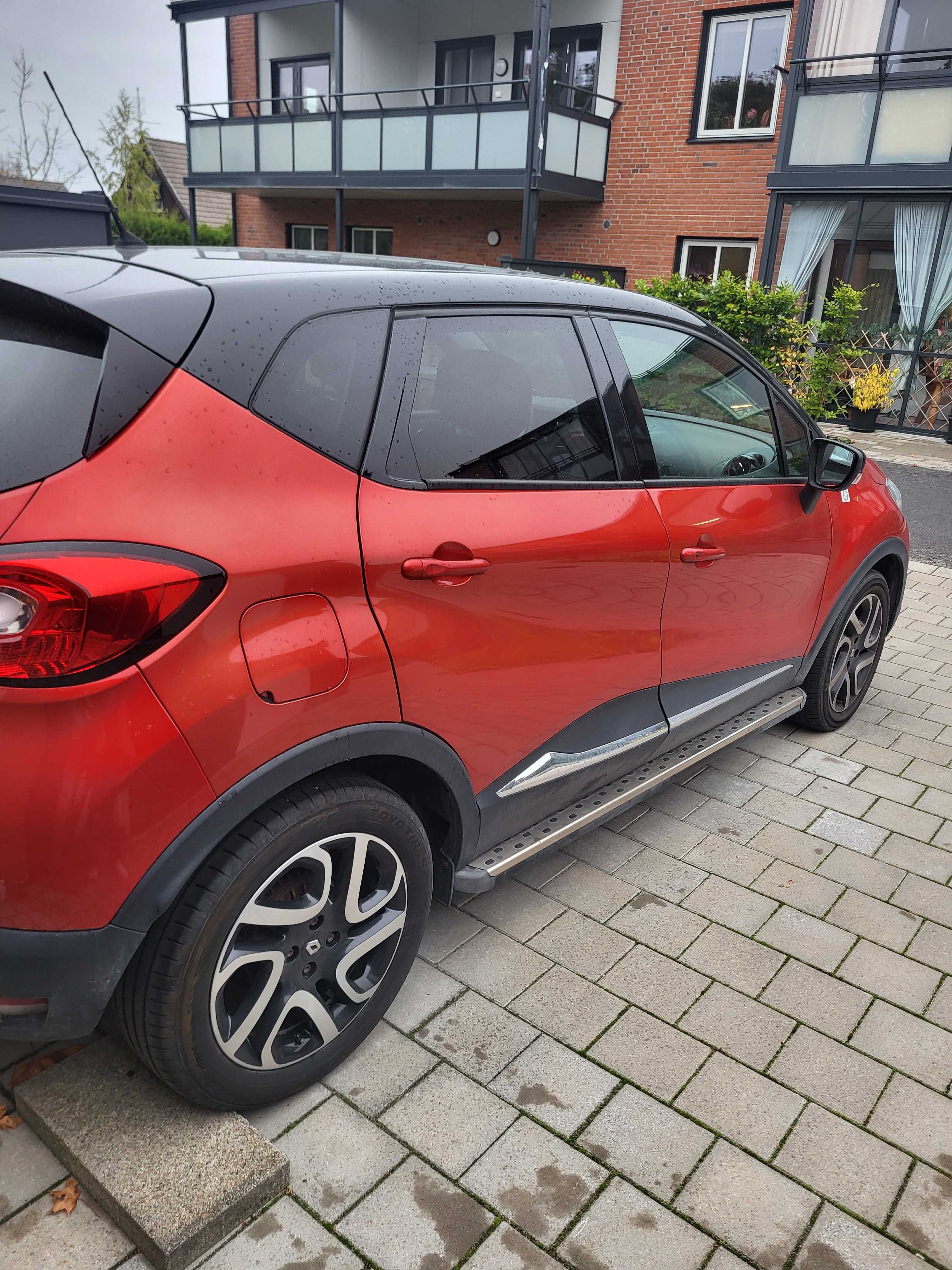 Renault Captur 1.2 TCe EDC 2016, bild 2/4