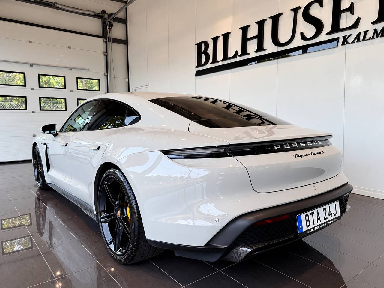 Porsche Taycan 2021, kuva 4/10