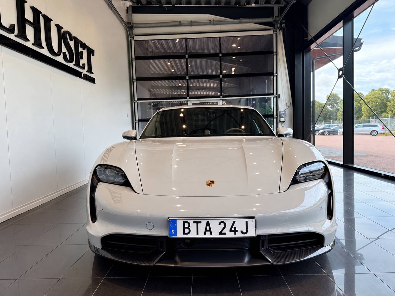 Porsche Taycan 2021, kuva 2/10