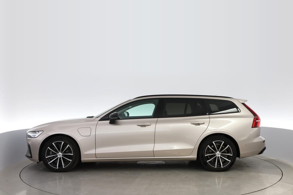 Volvo V60 T6 Plus Dark Nordic 2026, bild 2/10