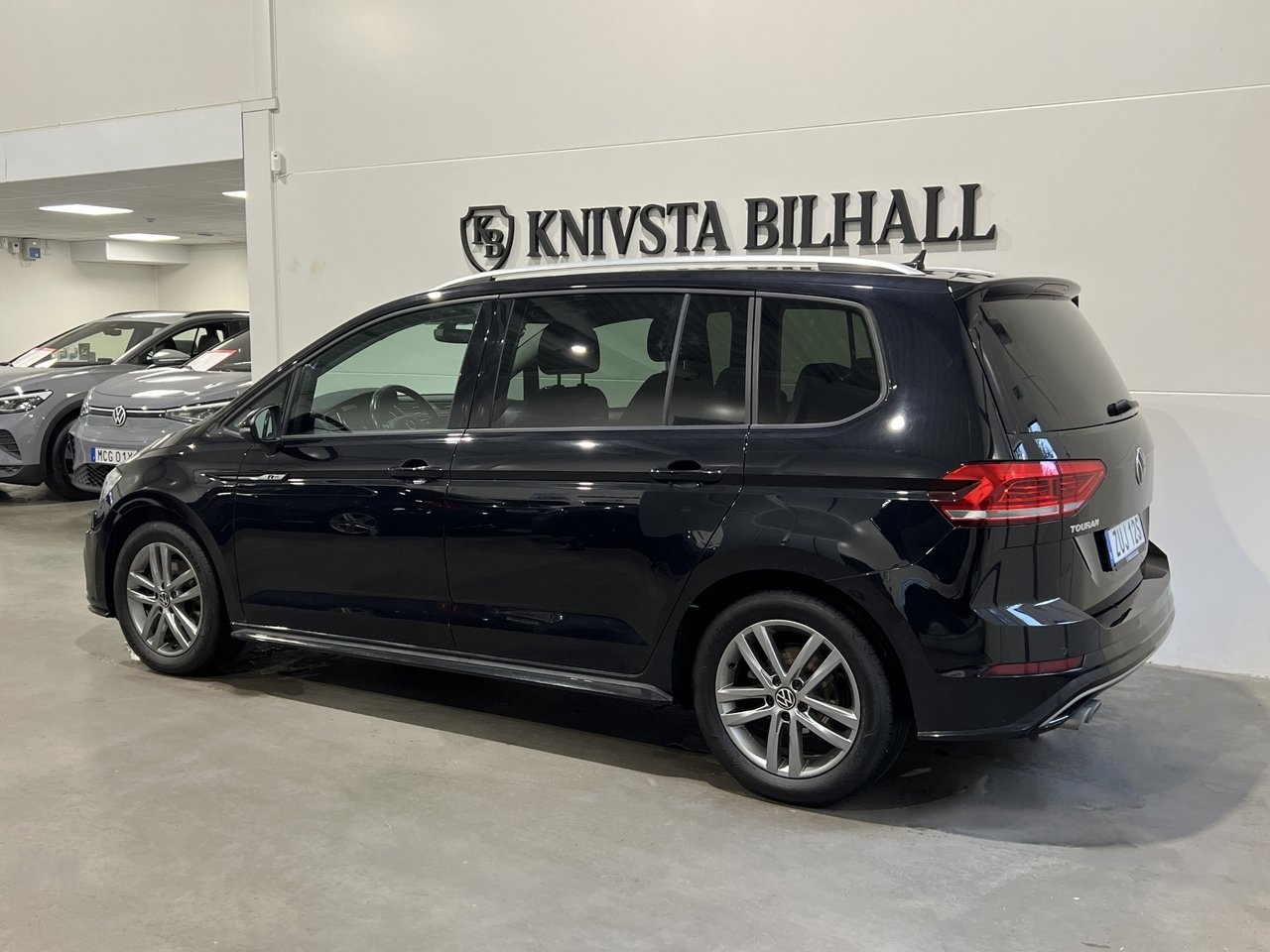 Volkswagen Touran 2.0 TDI SCR R-Line 2021, kuva 2/10
