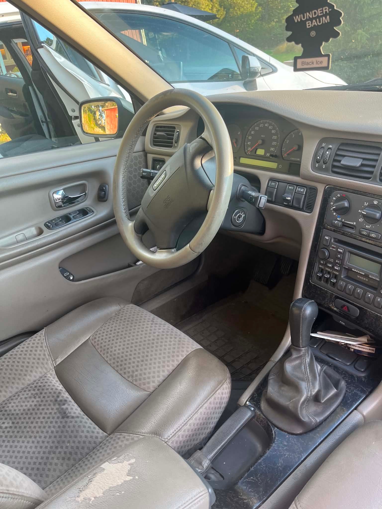 Volvo V70 2.4 2000, bild 2/3