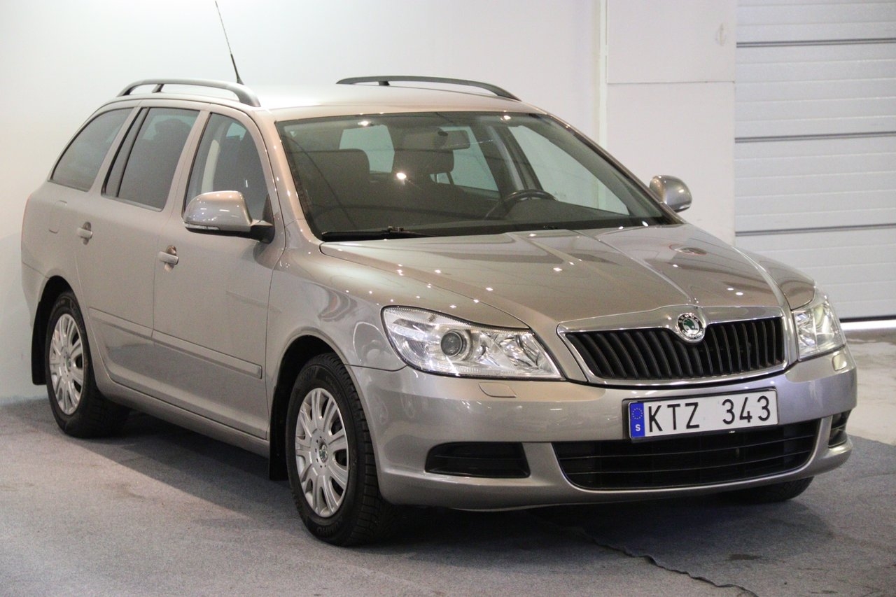 Skoda Octavia Ambiente 2011, bild 3/10