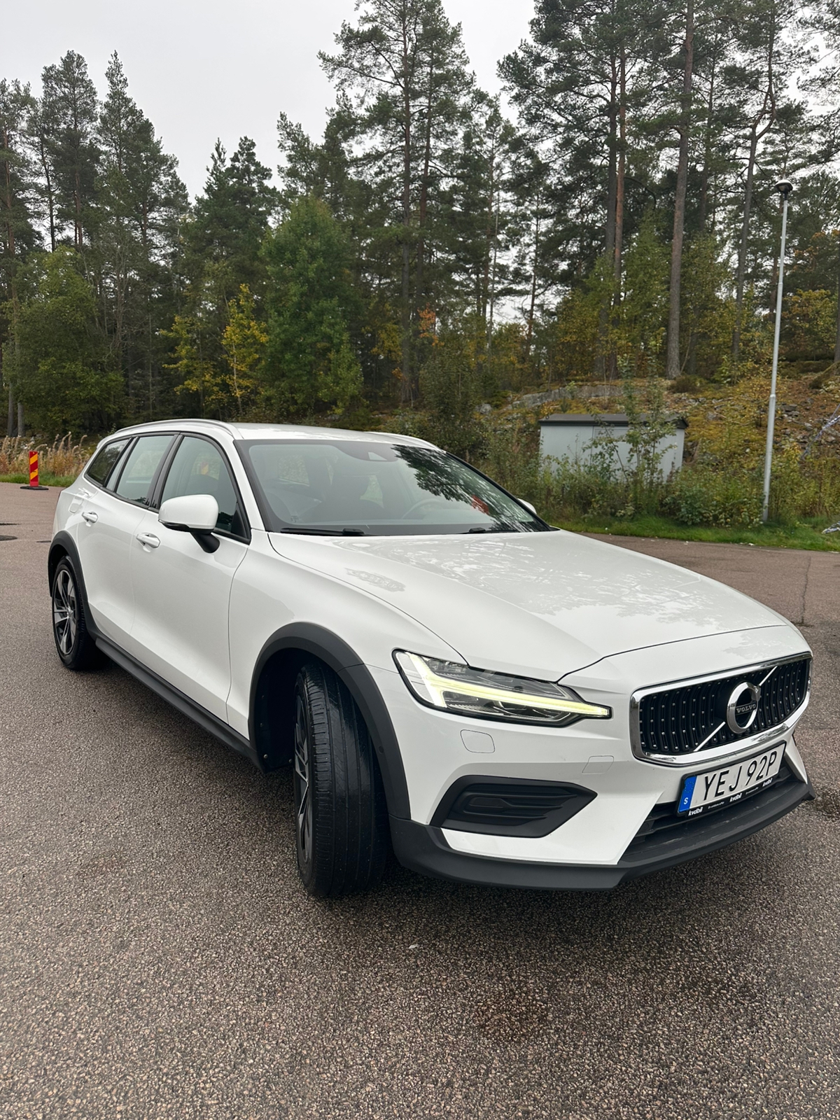 Volvo V60 Cross Country D4 2019, bild 2/10