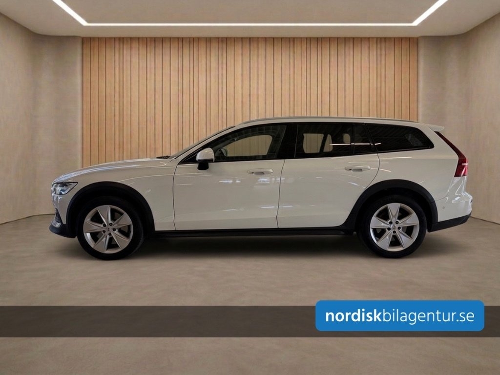Volvo V60 Cross Country D4 Momentum 2019, bild 2/10