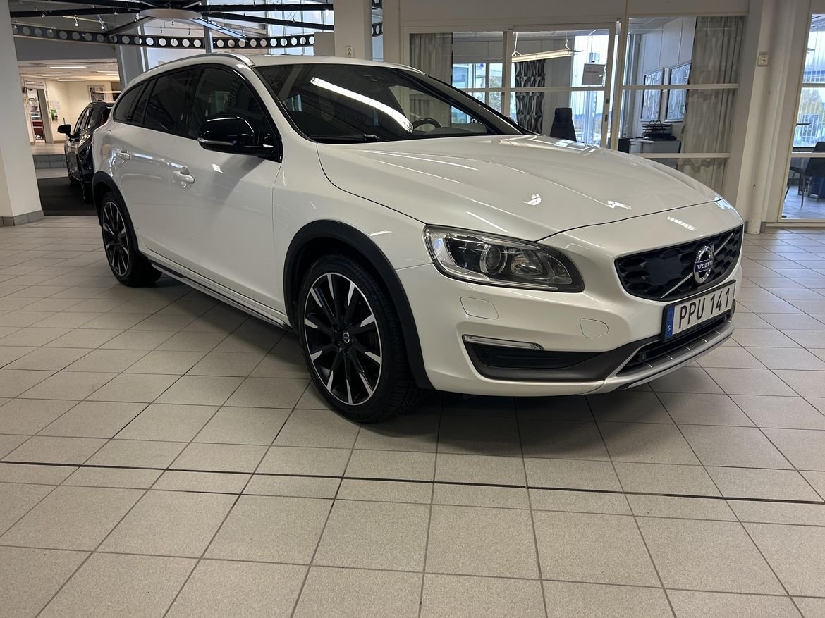 Volvo V60 Cross Country D4 Summum Pro 2016, bild 2/5