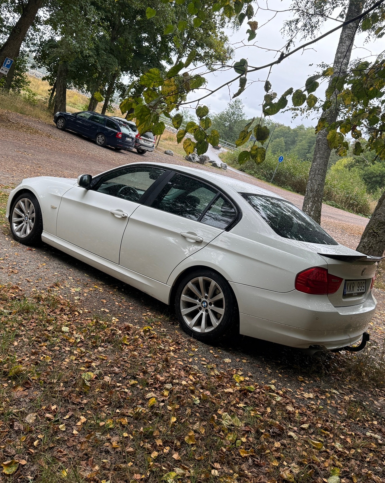 BMW 320d 2011, bild 3/6