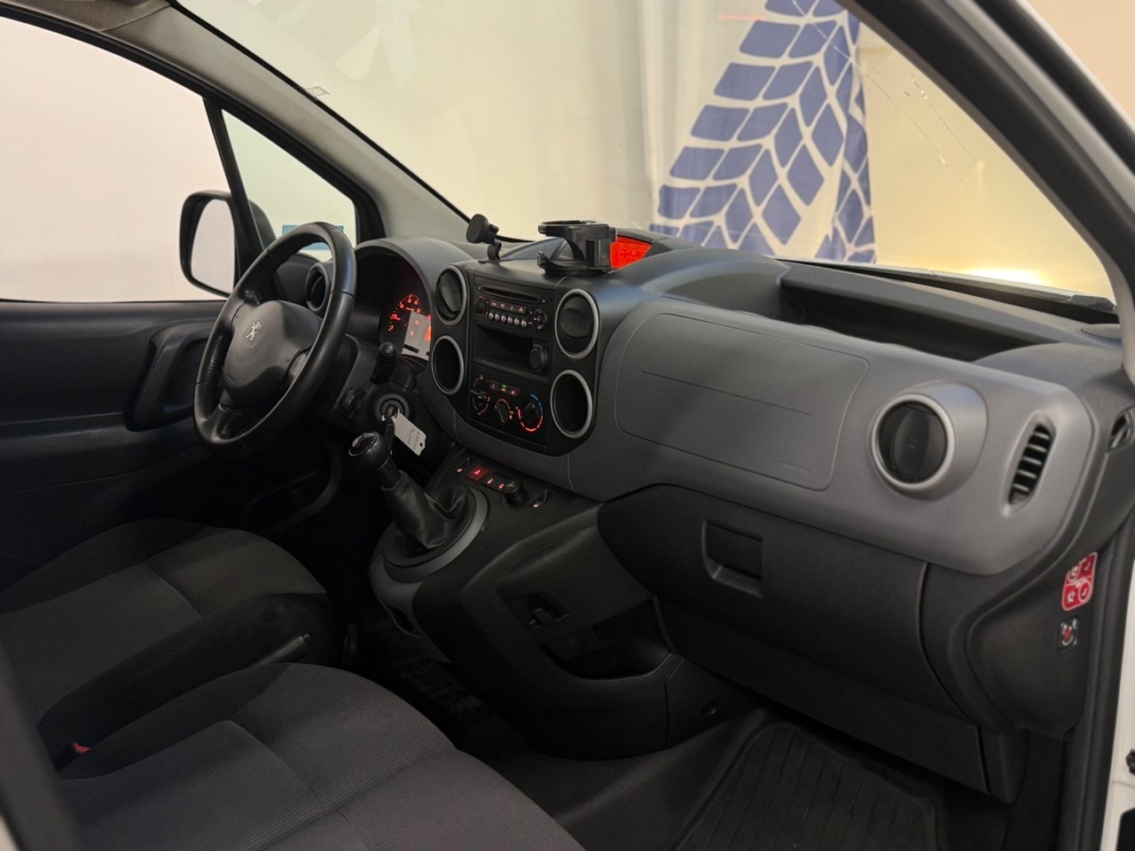 Peugeot Partner BlueHDi 100 2016, photo 9/10