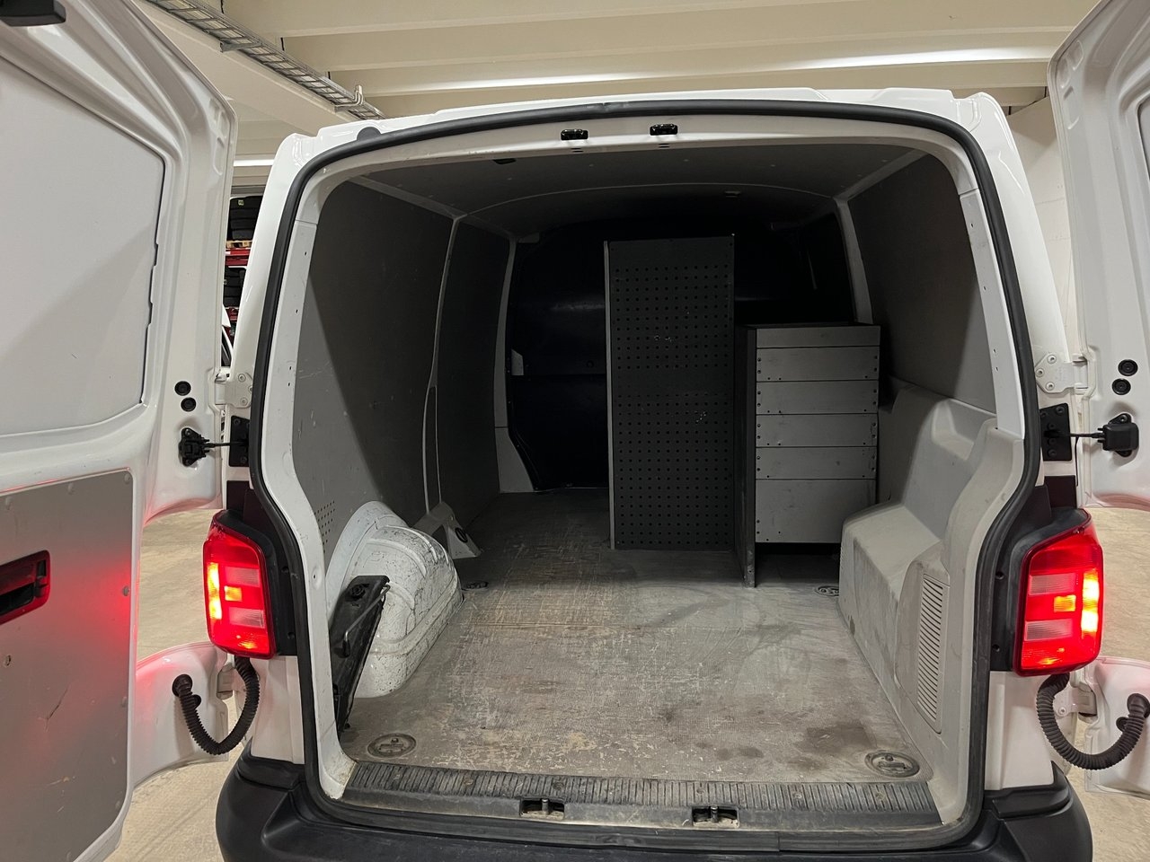 Volkswagen Transporter 2.0 TDI SCR 2019, bild 4/9