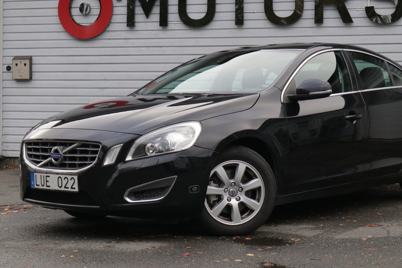 Volvo S60 T3 Momentum 2012, bild 2/10
