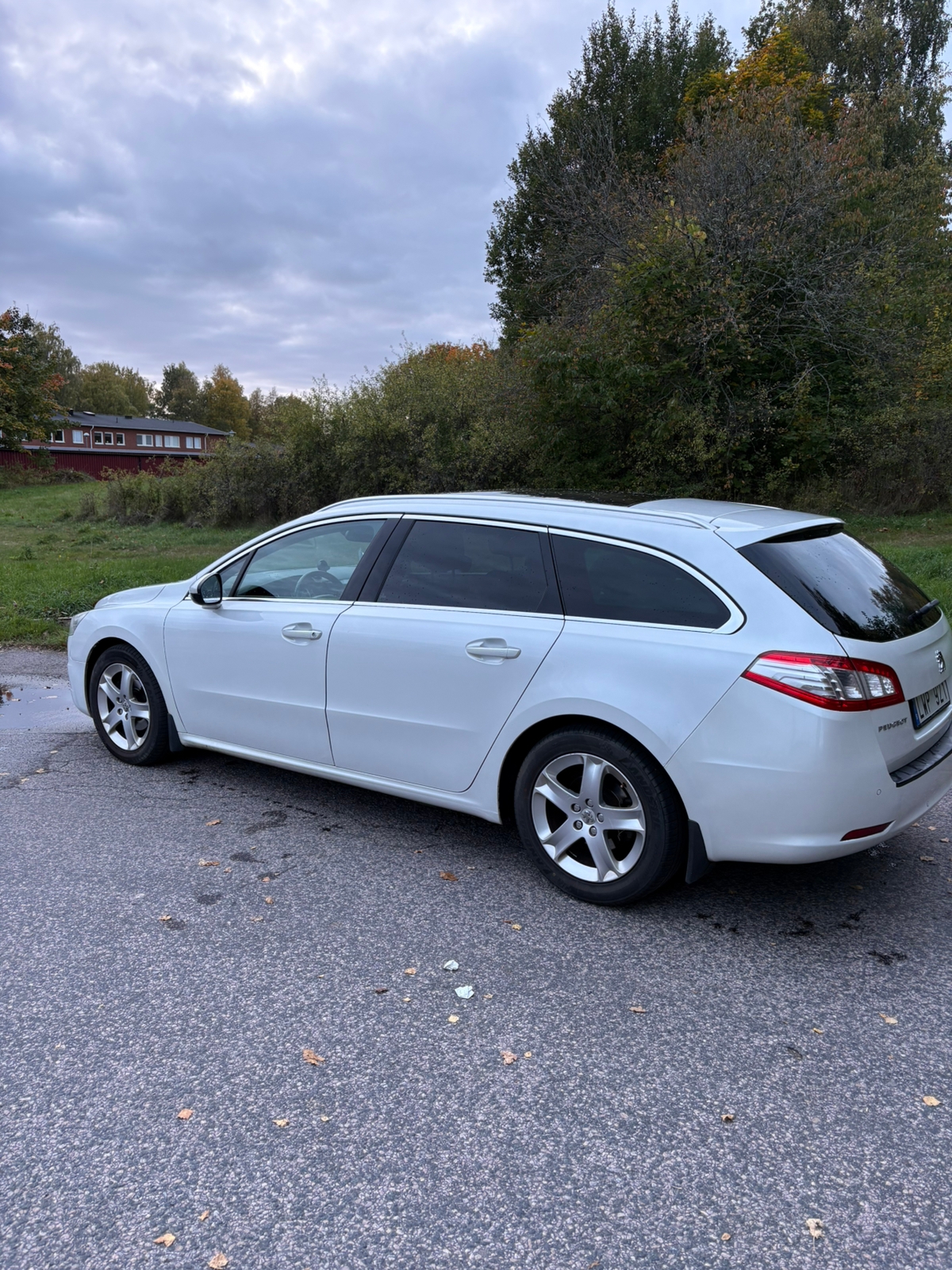 Peugeot 508 SW 1.6 e-HDi 110 FAP 8v EGS 2011, bild 2/6