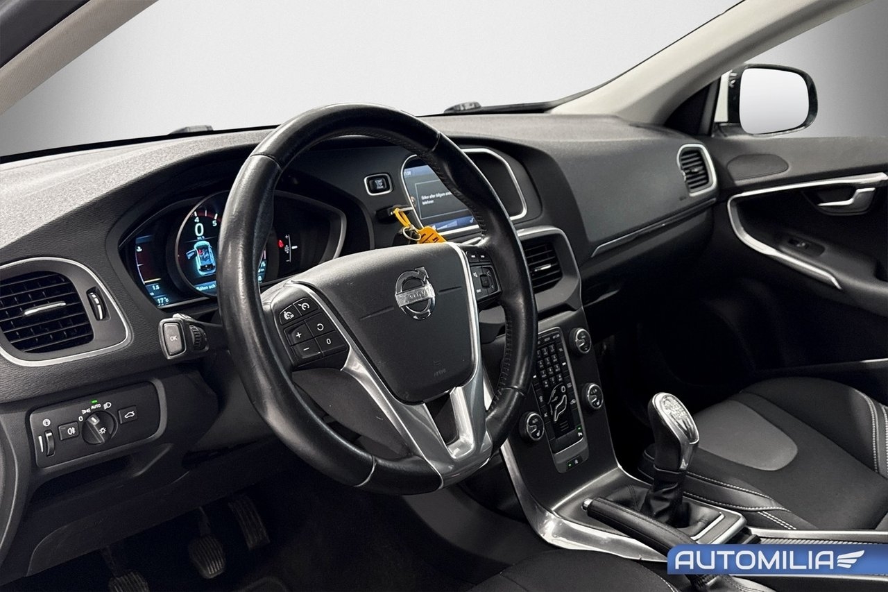 Volvo V40 T3 Momentum 2014, bild 7/10