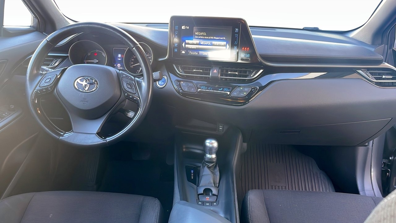 Toyota C-HR 1.8 Hybrid Active 2017, bild 4/9