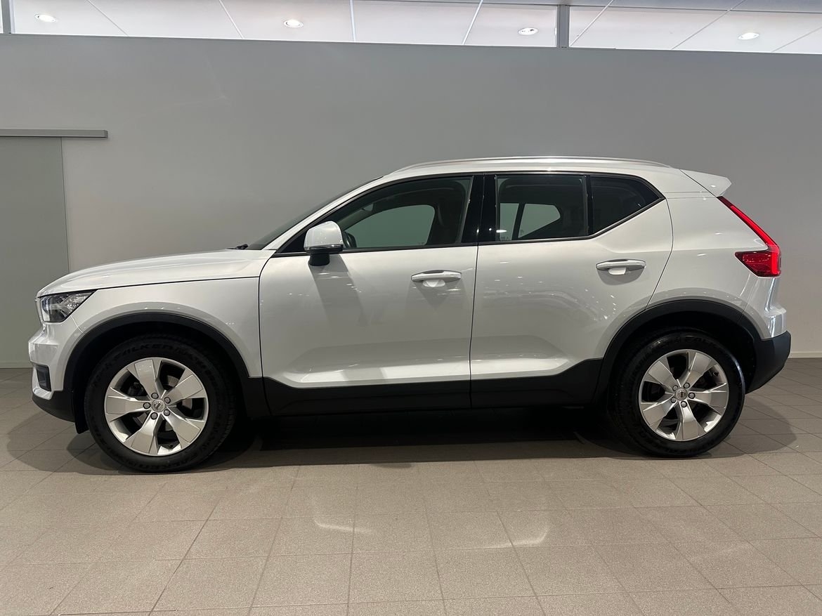 Volvo XC40 D3 Momentum Advanced Edition 2020, bild 2/10