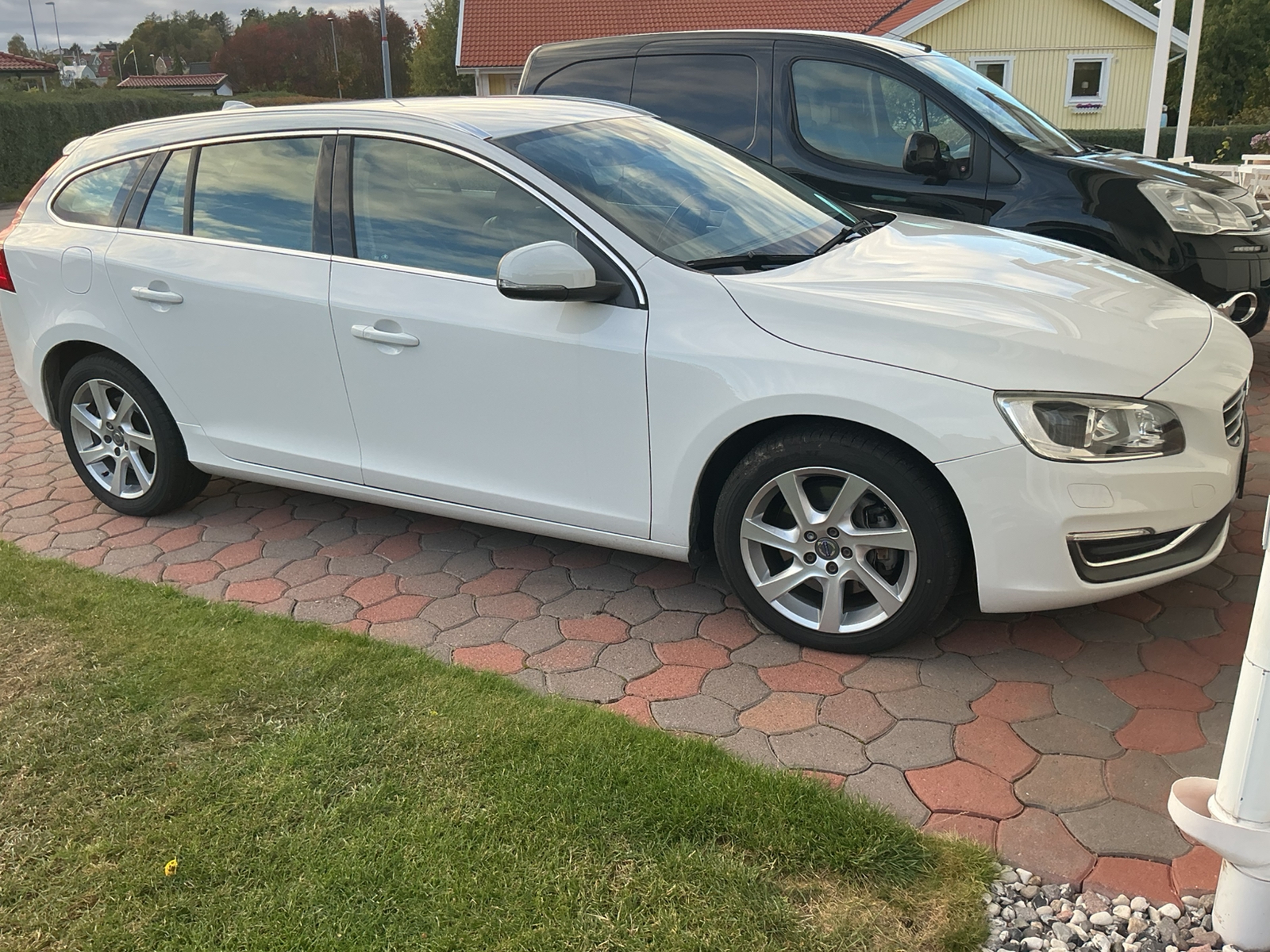 Volvo V60 D4 AWD Geartronic 2015, bild 2/4