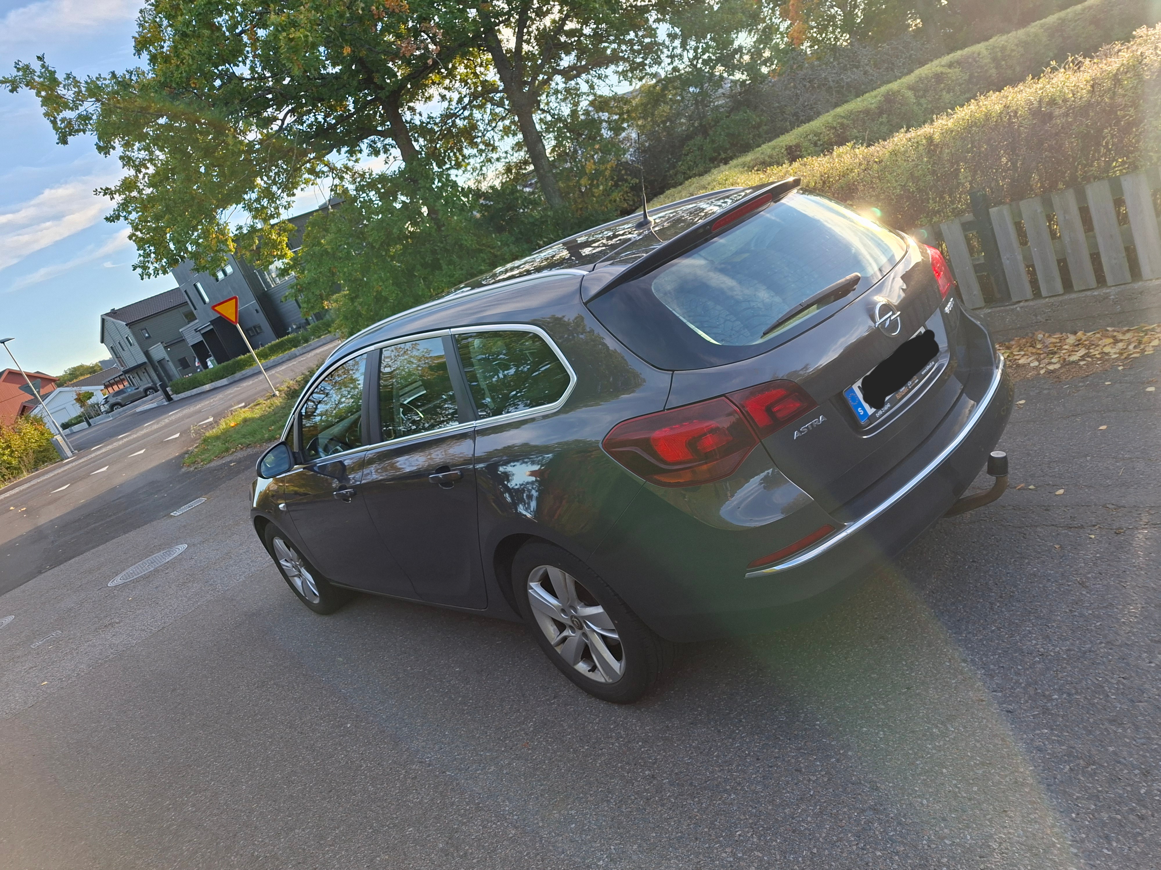 Opel Astra 1.7 CDTI 2013, bild 4/10