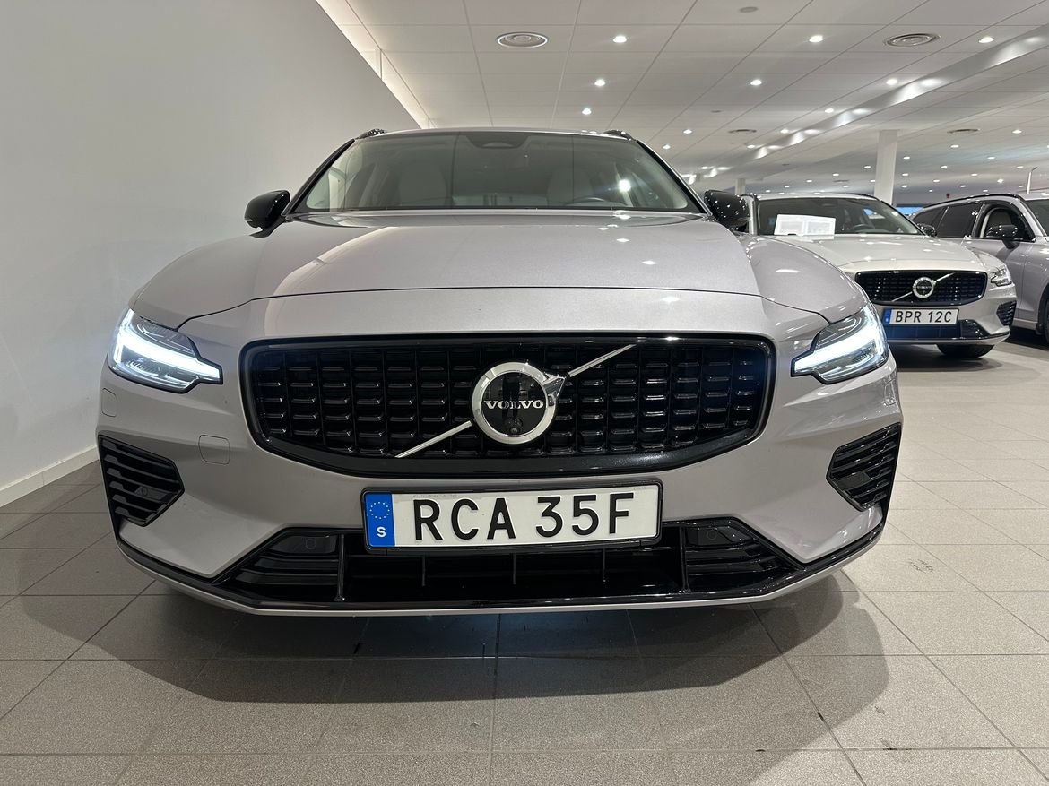 Volvo V60 T6 Plus Dark Nordic 2026, bild 2/10