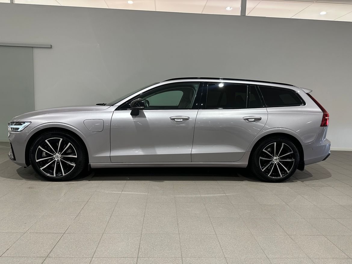 Volvo V60 T6 Plus Dark Nordic 2026, bild 7/10
