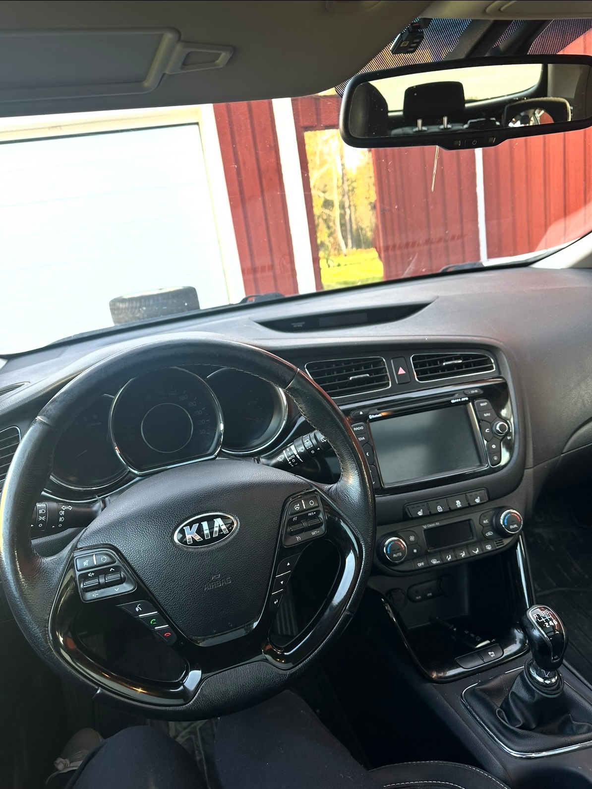 Kia Ceed 1.6 CRDi 128 2015, bild 2/2