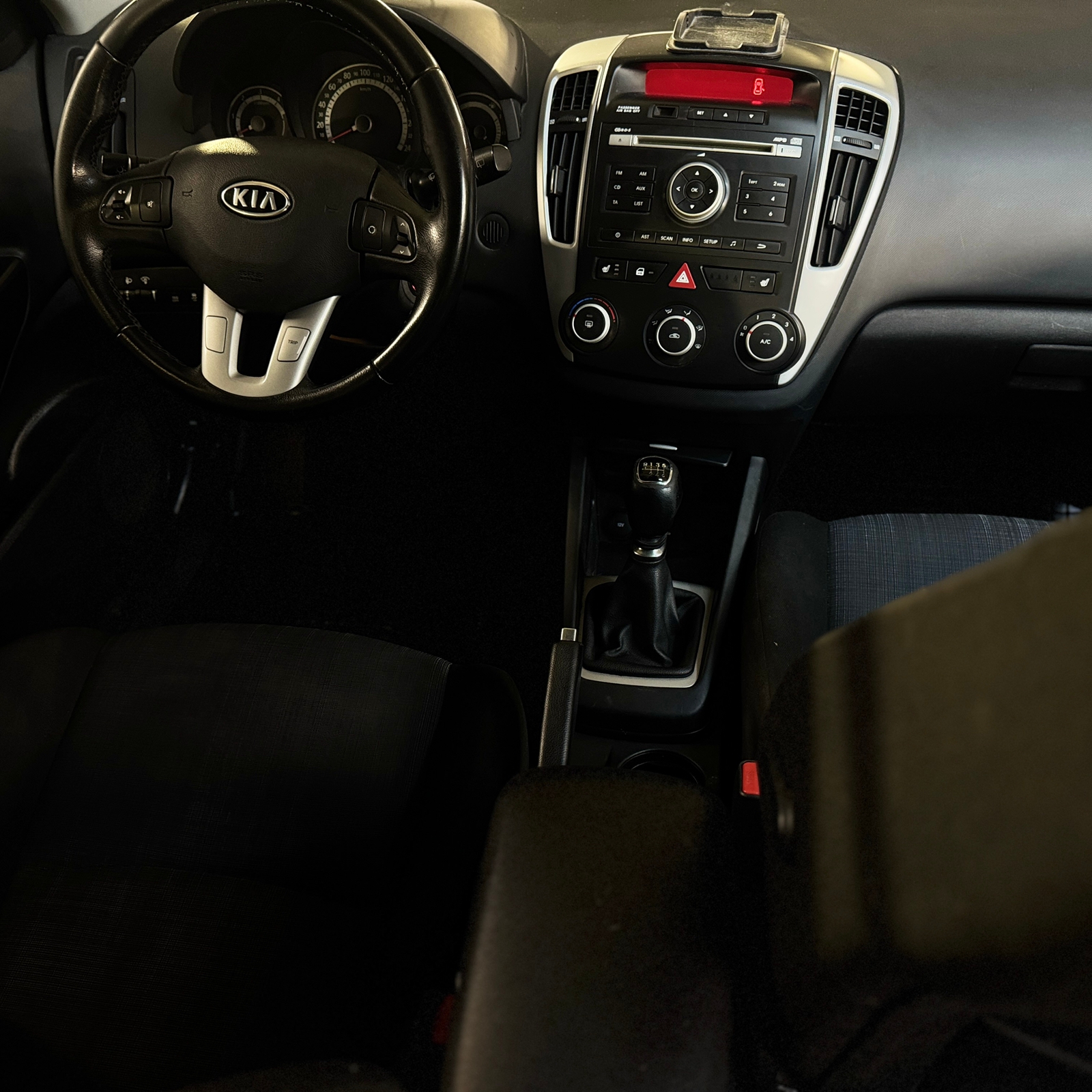 Kia Ceed 1.6 CRDi 115 2010, bild 6/7