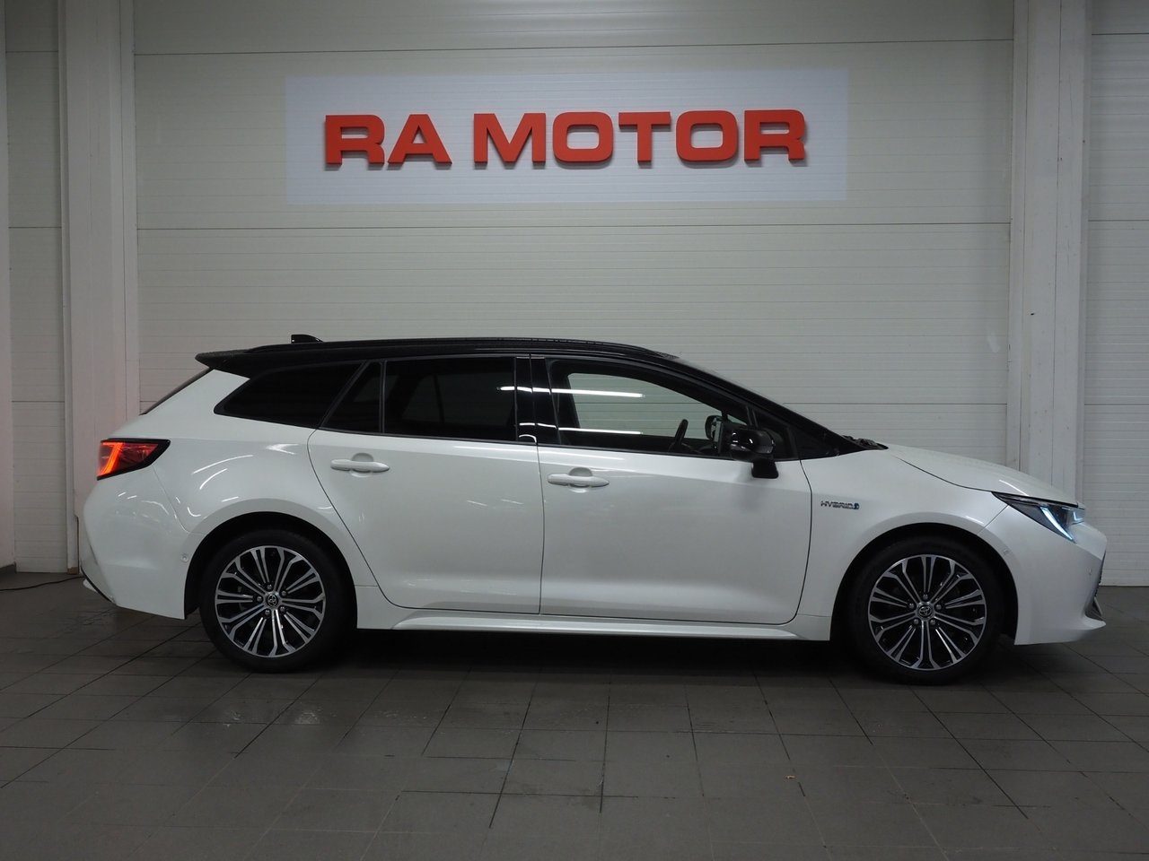 Toyota Corolla 1.8 Hybrid Executive 2020, kuva 4/25