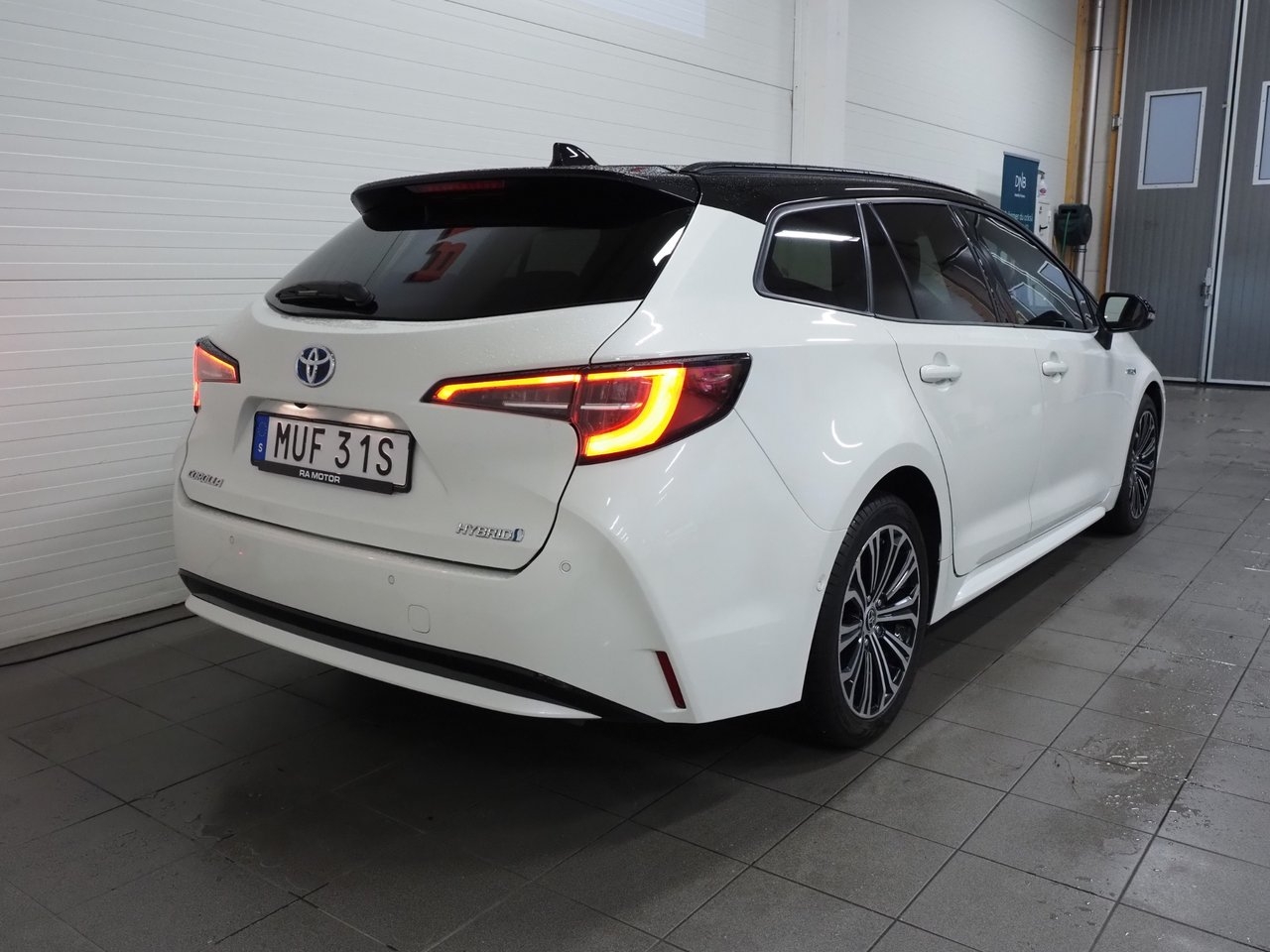 Toyota Corolla 1.8 Hybrid Executive 2020, kuva 6/25