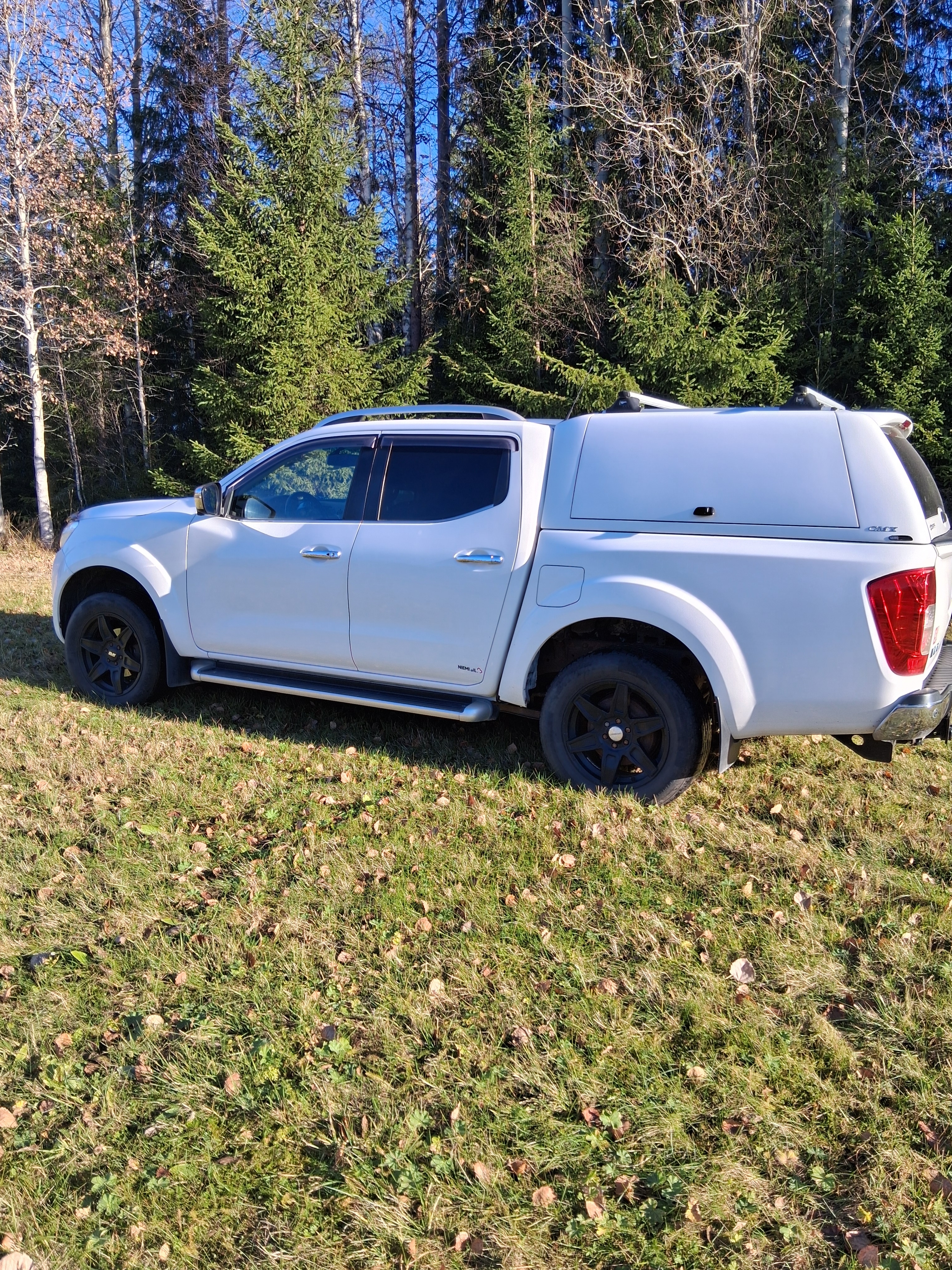 Nissan Navara 2.3 dCi 2017, bild 2/4
