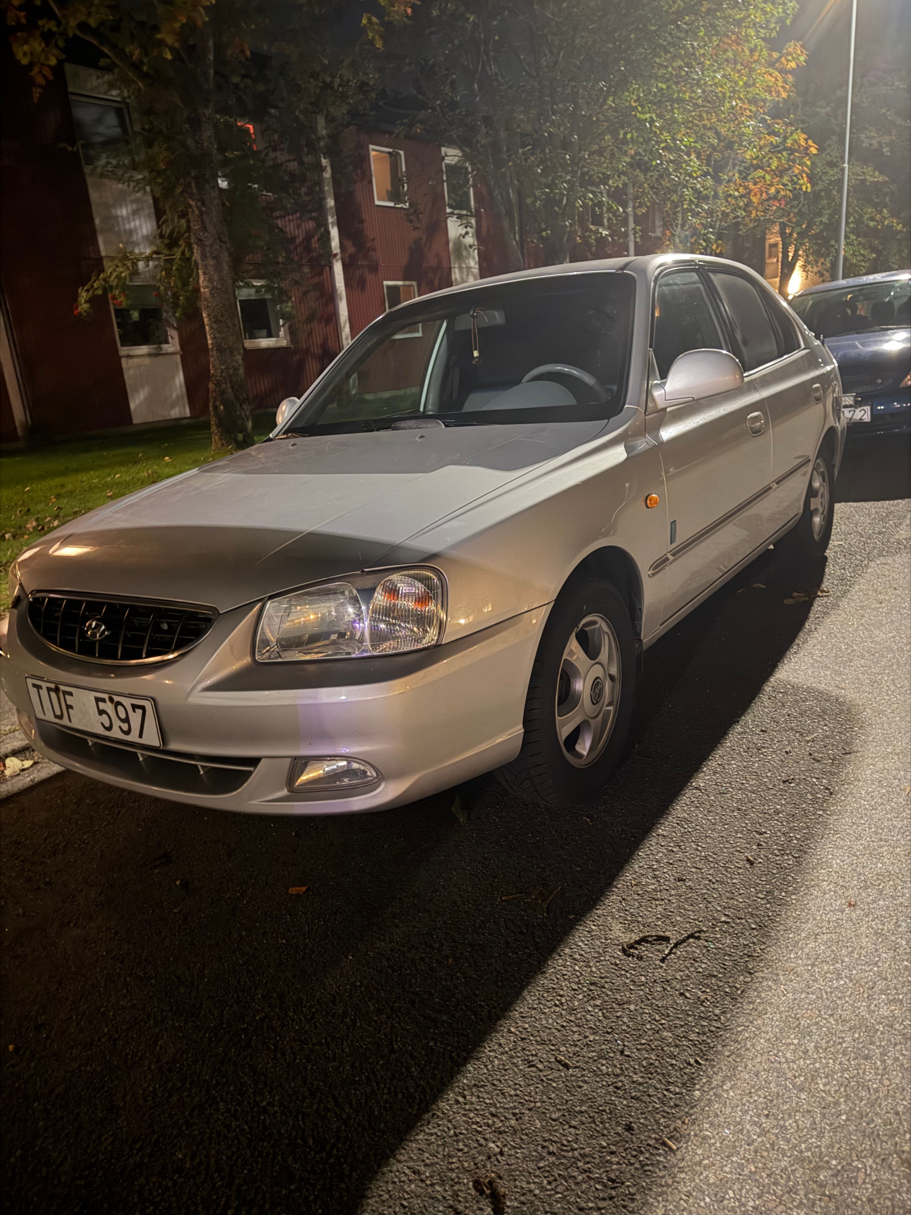 Hyundai Accent 2002, bild 2/2