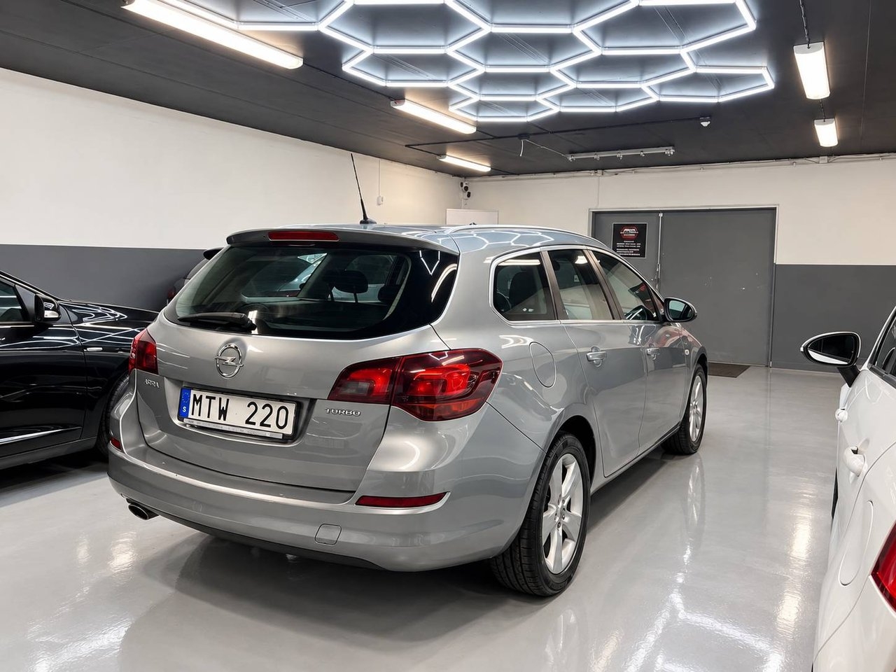 Opel Astra 1.4 Turbo Enjoy 2012, bild 4/10