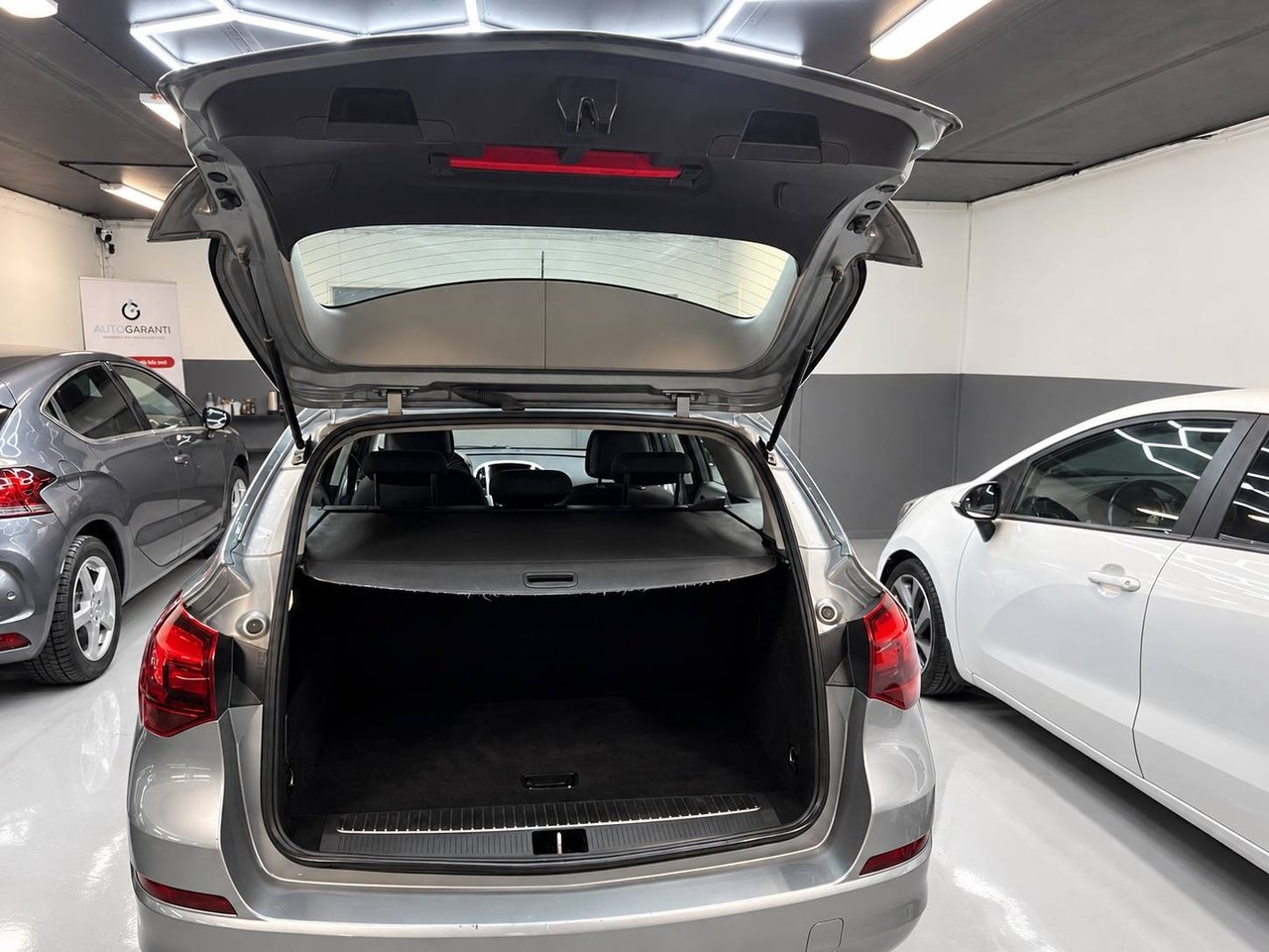 Opel Astra 1.4 Turbo Enjoy 2012, bild 7/10