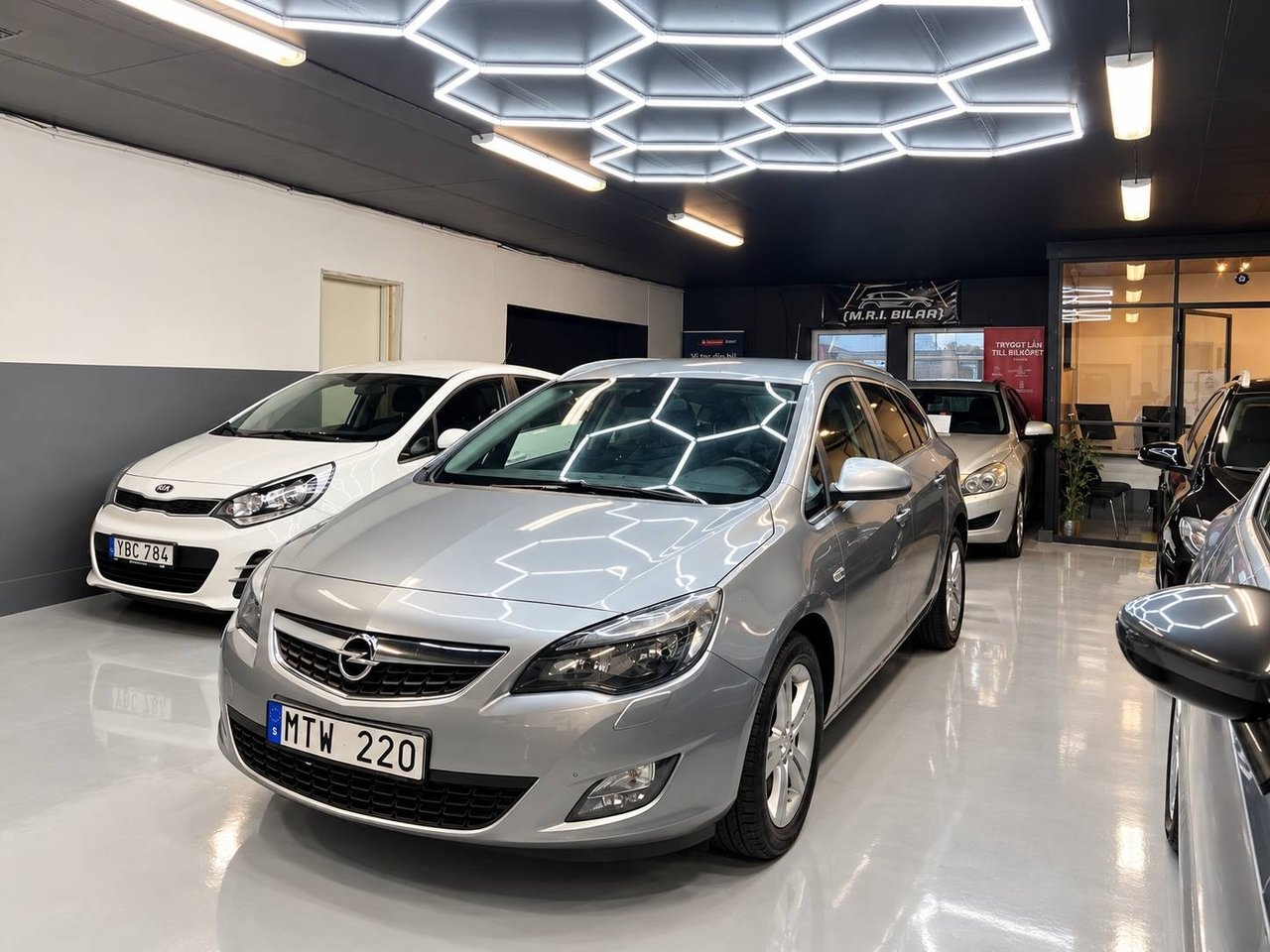 Opel Astra 1.4 Turbo Enjoy 2012, bild 3/10