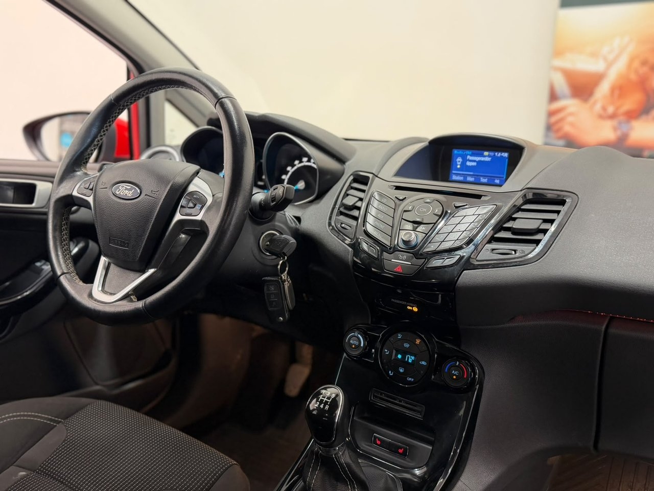 Ford Fiesta 1.0 EcoBoost Titanium 2016, bild 2/10