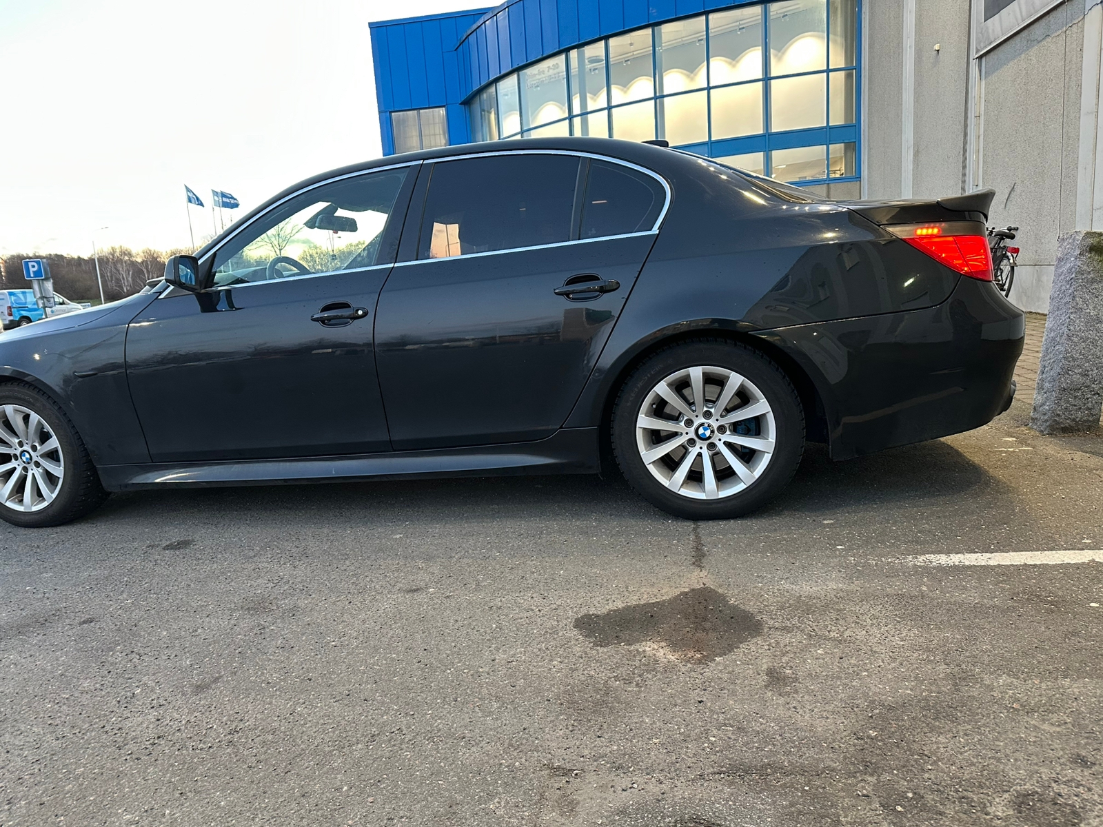 BMW 525d 2009, bild 2/8