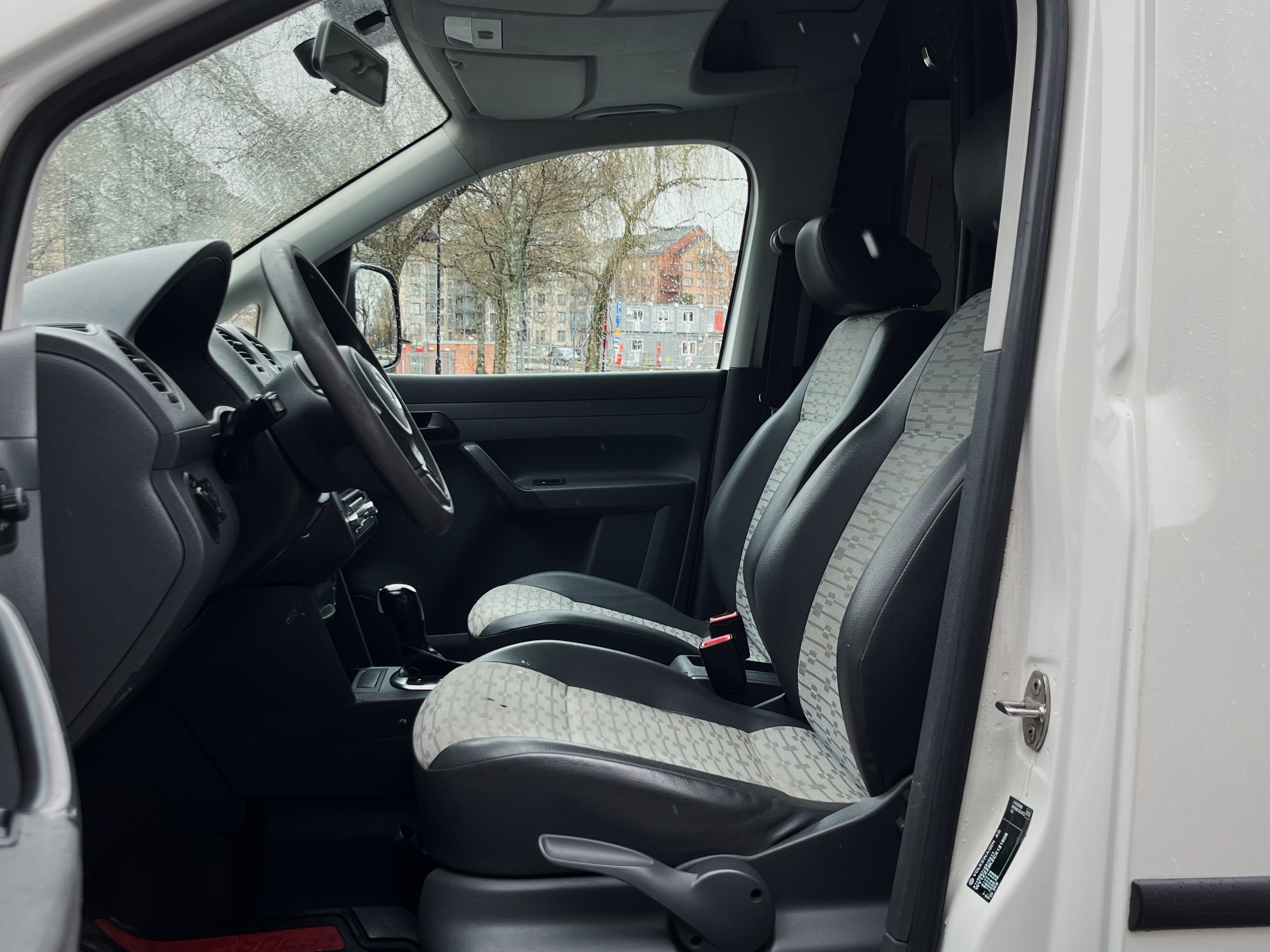 Volkswagen Caddy 1.6 TDI 2012, kuva 6/8