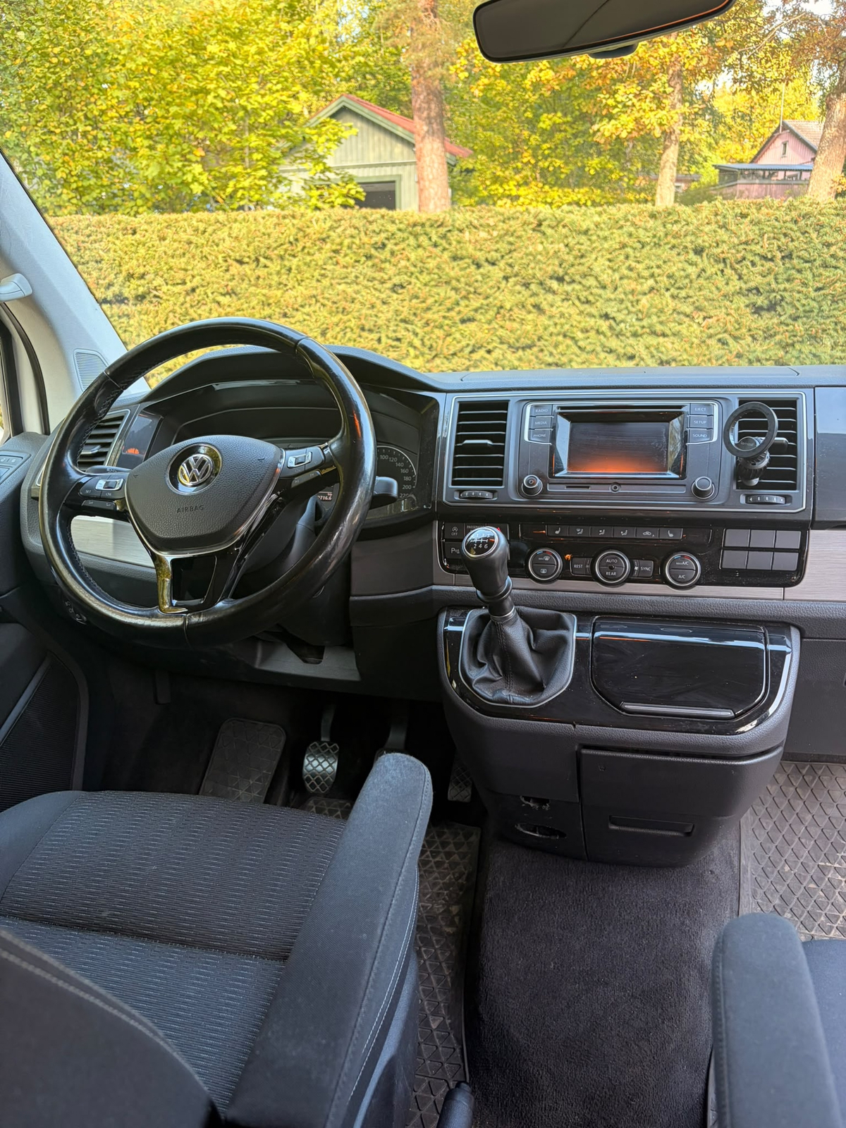 Volkswagen Multivan 2017, bild 3/10