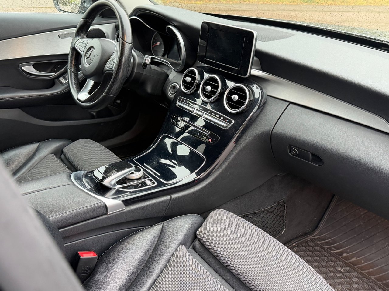 Mercedes-Benz C 2017, bild 6/9
