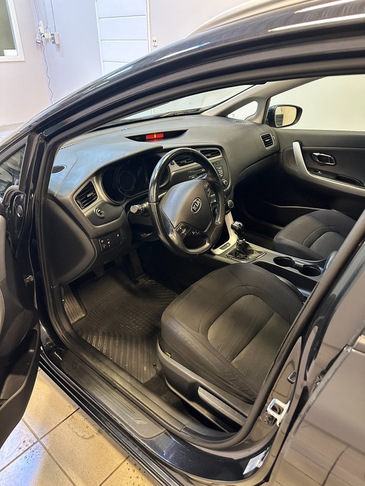 Kia Ceed 1.4 CRDi 90 2014, bild 5/6