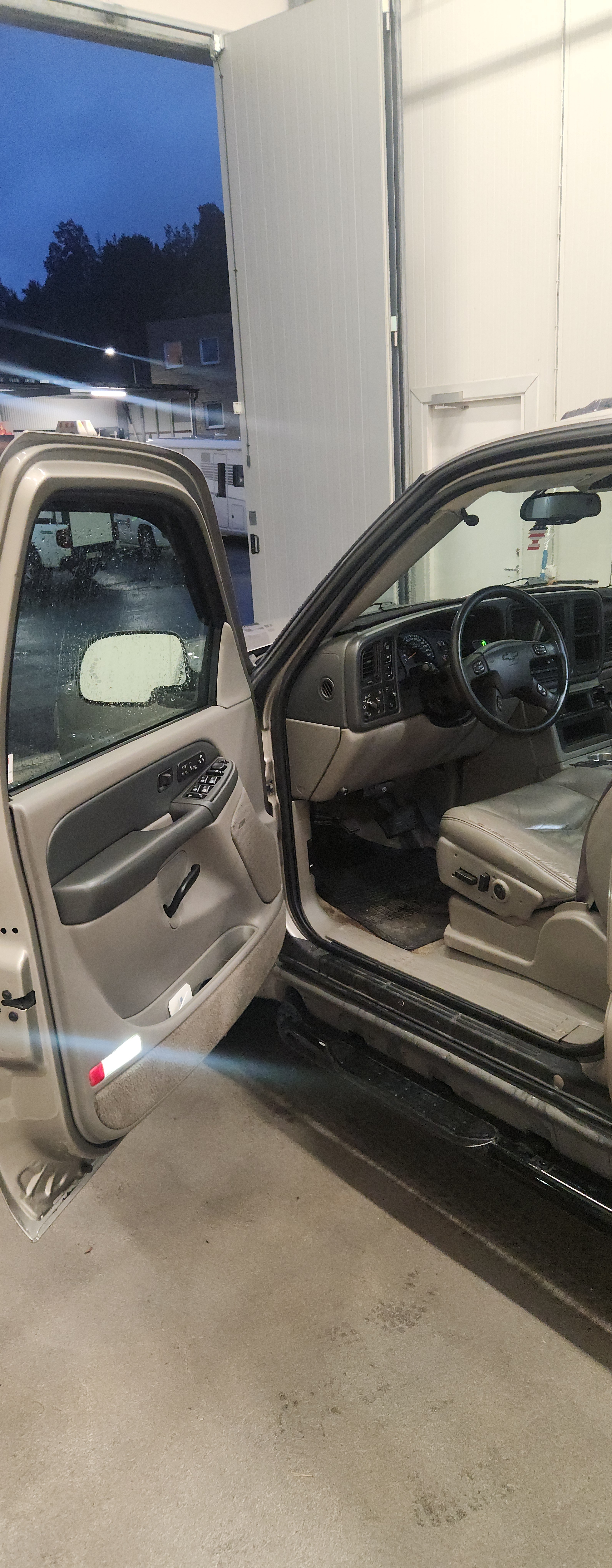 Chevrolet Tahoe 2003, kuva 2/10