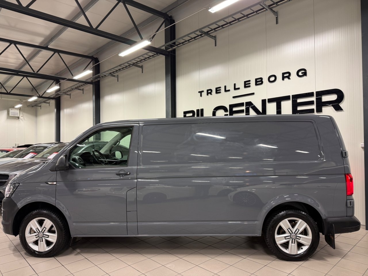 Volkswagen Transporter 2.0 TDI SCR 2018, bild 2/10