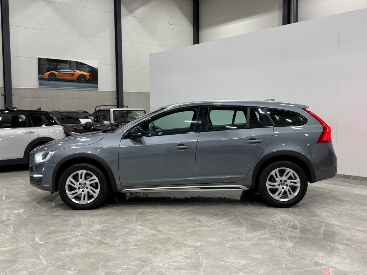 Volvo V60 Cross Country D3 Plus Classic 2018, bild 5/10