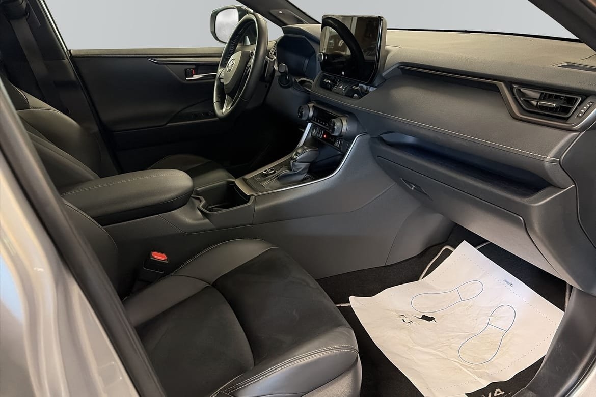 Toyota RAV4 2.5 Hybrid GR Sport 2025, bild 6/10