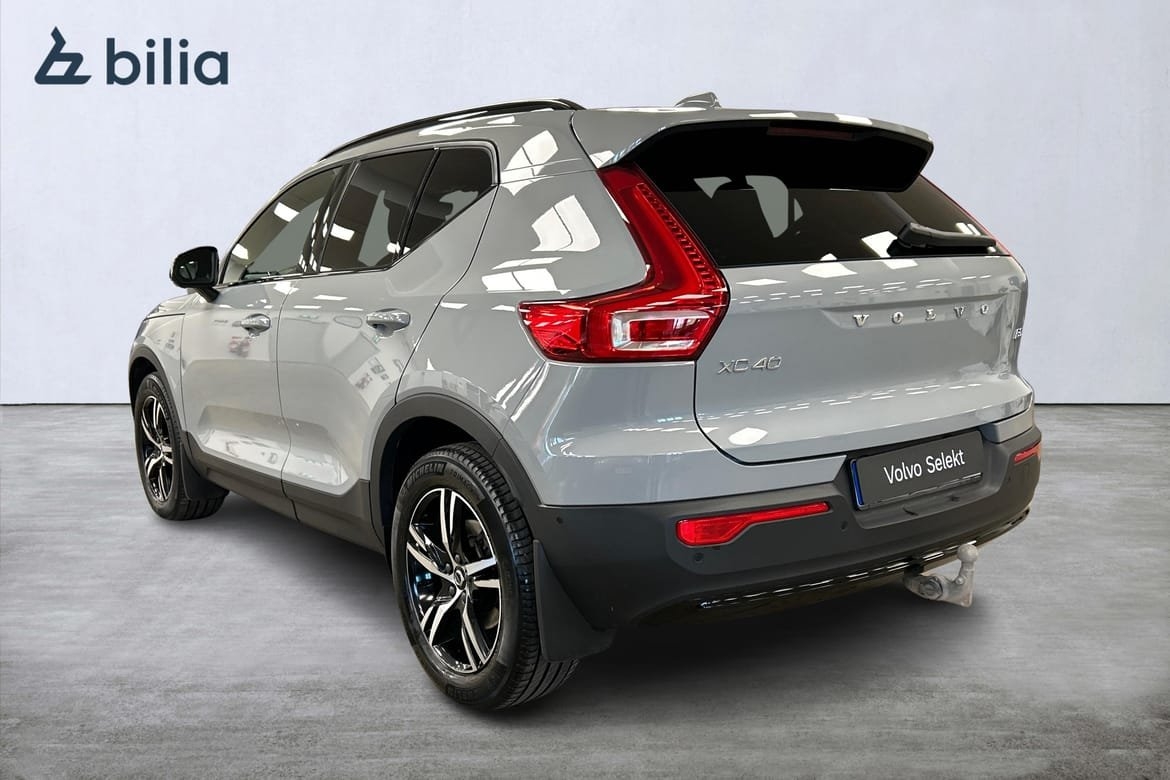 Volvo XC40 B3 FWD Bensin Plus Dark 2025, bild 2/10