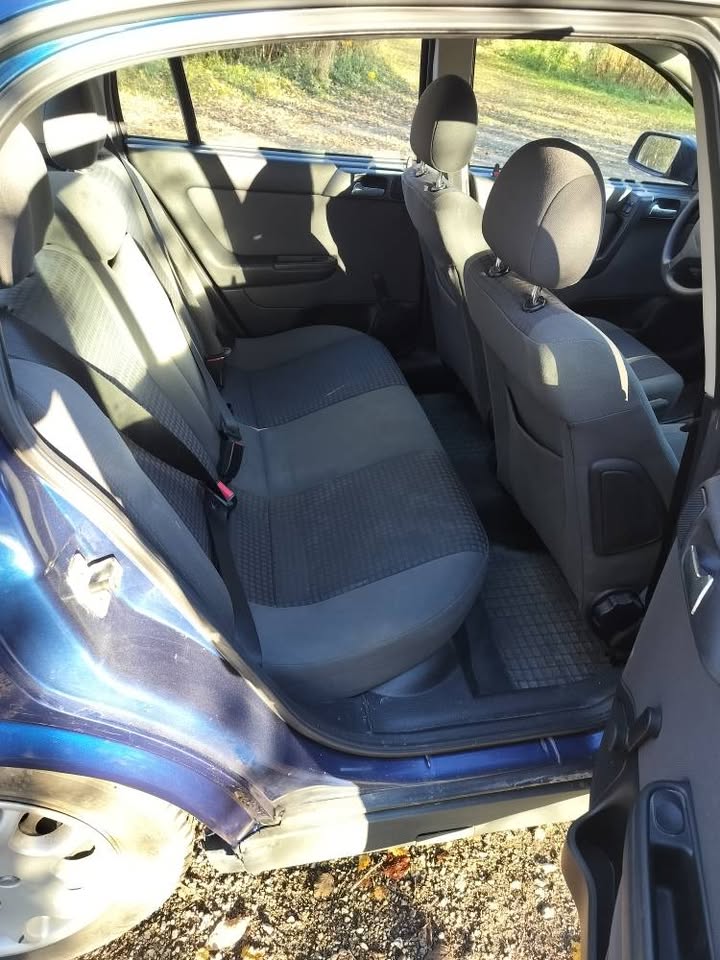 Opel Astra 5-dörrar 1.6 Manuell 2003, bild 4/4
